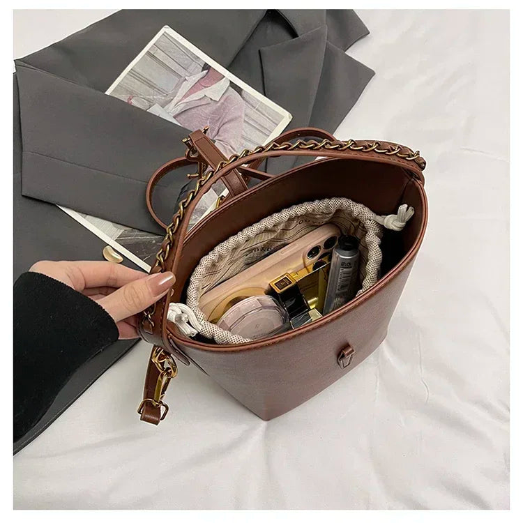 2026 Summer New! Light - Luxury Women's Bucket Bag - High - End Niche Design, Stylish Shoulder Messenger for All Occasions