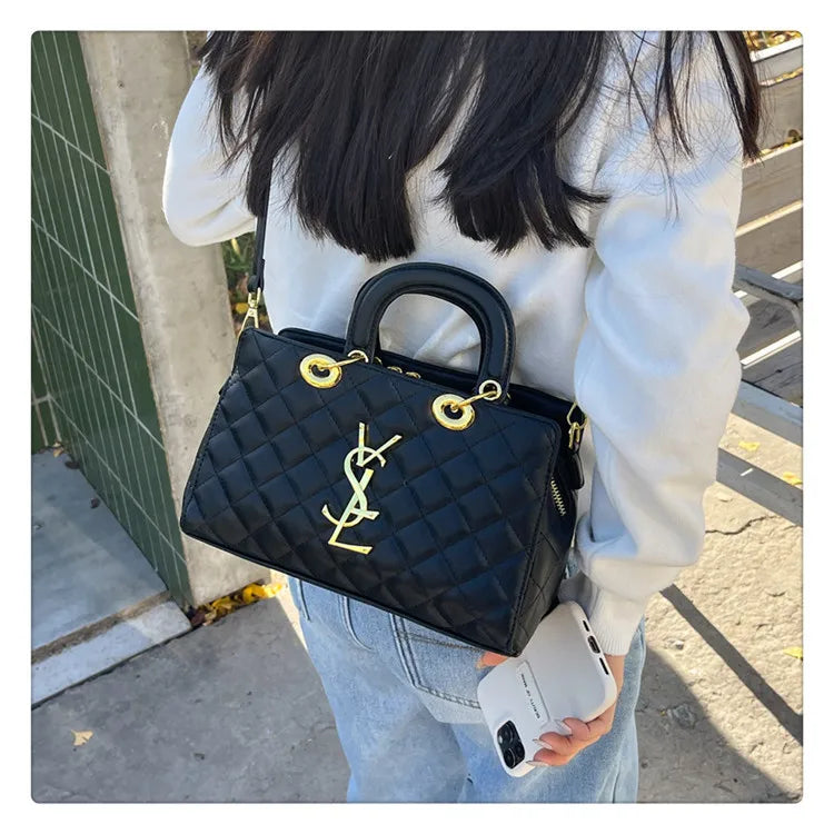 New Arrival Women's Tote Bag Unique Niche Design Stylish Commuter Essential Spacious Capacity Daily Needs Versatile Shoulder Bag