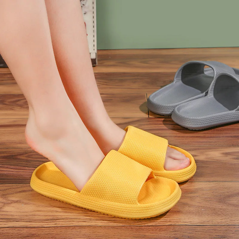 Bebealy Summer Home Thick-Soled Slippers For Women Breathable Non-slip Bathroom Women's Slippers Perfect For Indoor Relaxation