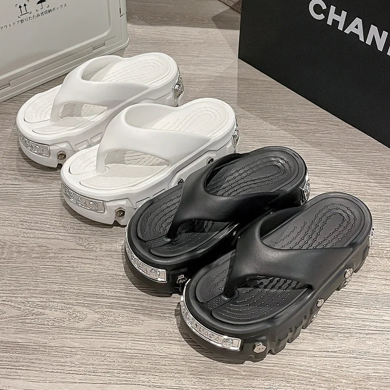 2025 New Sponge Cake Hole Shoes Thick Bottom Men's Couple Baotou Slippers Women's Non slip and Odorous Cold Slippers