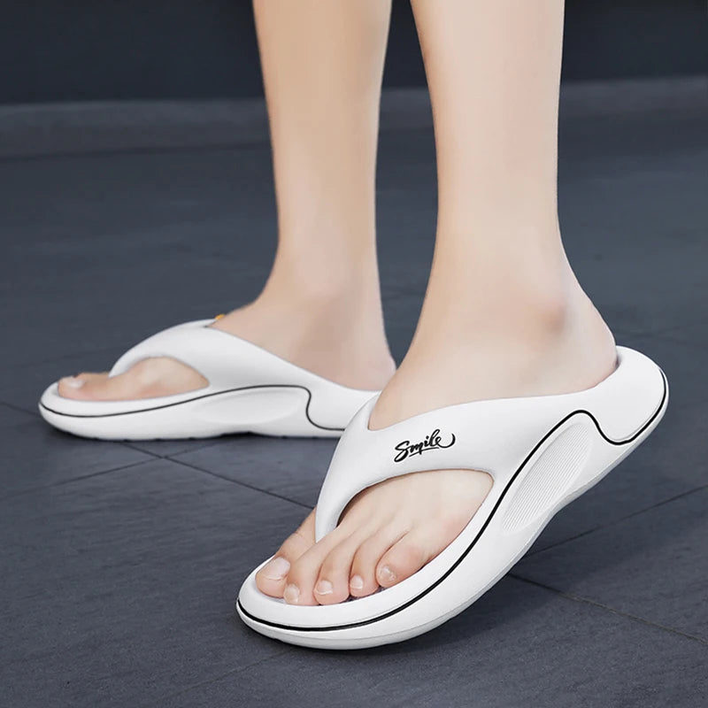 Flip-Flops for Men and Women Summer 2025 New Outer Wear Non-Slip Anti-Odor Flip-Flops Thick-Soled Beach Slippers