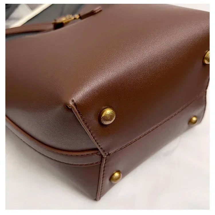 2026 Summer New! Light - Luxury Women's Bucket Bag - High - End Niche Design, Stylish Shoulder Messenger for All Occasions