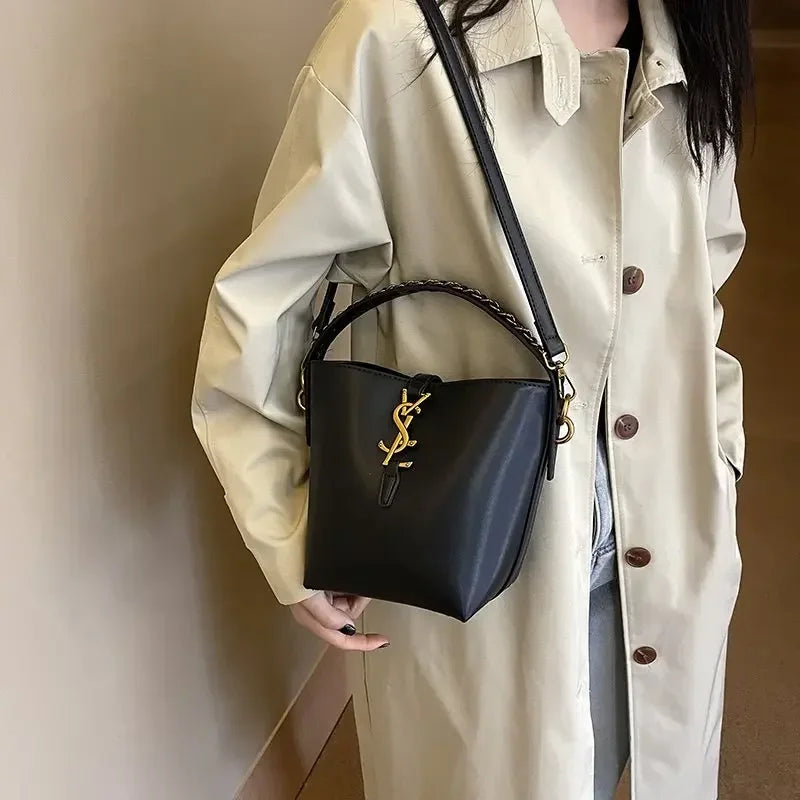 2026 Summer New! Light - Luxury Women's Bucket Bag - High - End Niche Design, Stylish Shoulder Messenger for All Occasions