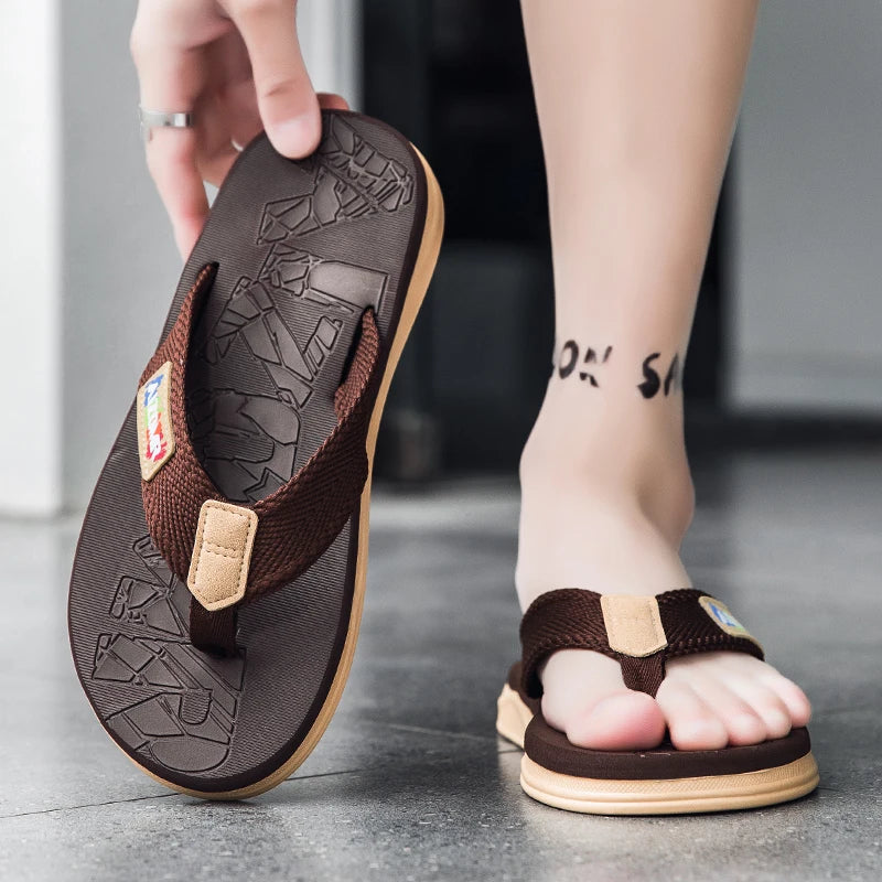 Men's Flip-Flops Are a Popular Fashion Item, Flat, Soft, Comfortable, Simple, and Suitable for Outdoor Wear