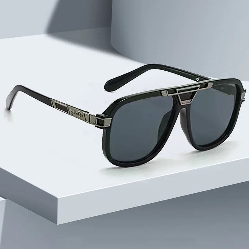 2026 New Fashionable Large Frame Women Sunglasses Gradient Color Glasses Women Trendy Accessories Metal Decorative Styles UV400