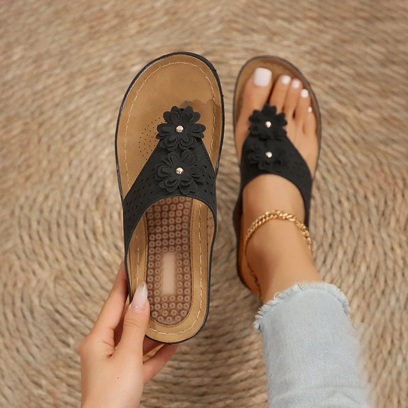 Women's Flip-Flops for Outdoor Wear, New Summer Style with Massage Beads, Fashionable Casual Wedge Heel, Thick-Soled Beach Shoes