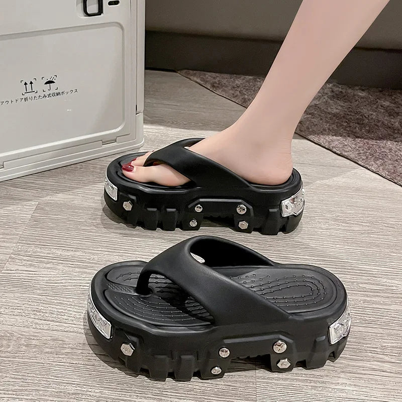 2025 New Sponge Cake Hole Shoes Thick Bottom Men's Couple Baotou Slippers Women's Non slip and Odorous Cold Slippers