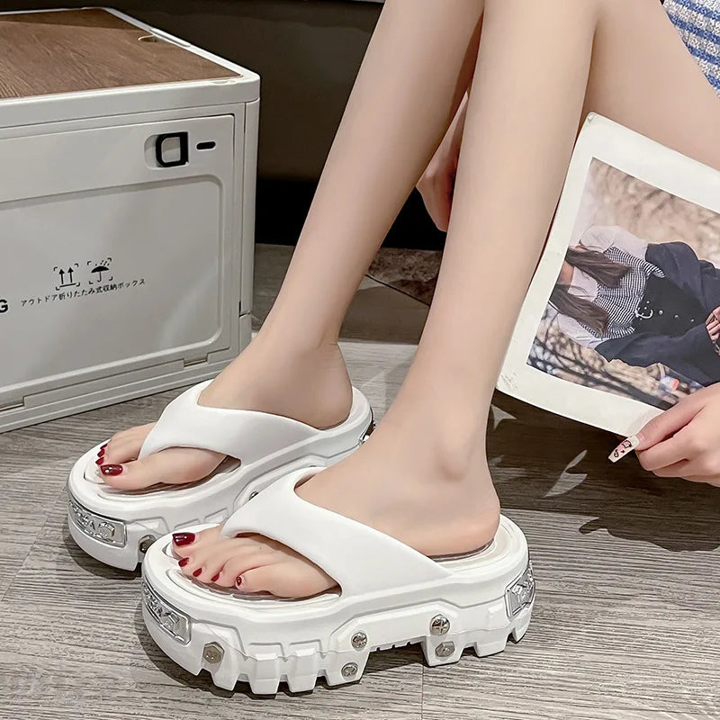 2025 New Sponge Cake Hole Shoes Thick Bottom Men's Couple Baotou Slippers Women's Non slip and Odorous Cold Slippers