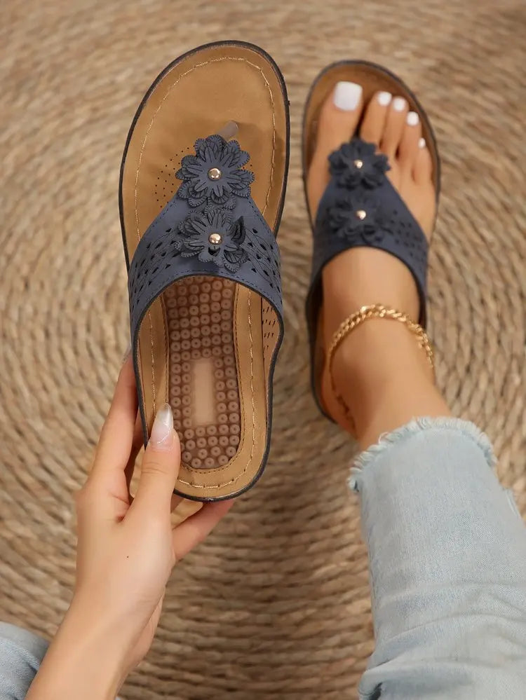 Women's Flip-Flops for Outdoor Wear, New Summer Style with Massage Beads, Fashionable Casual Wedge Heel, Thick-Soled Beach Shoes
