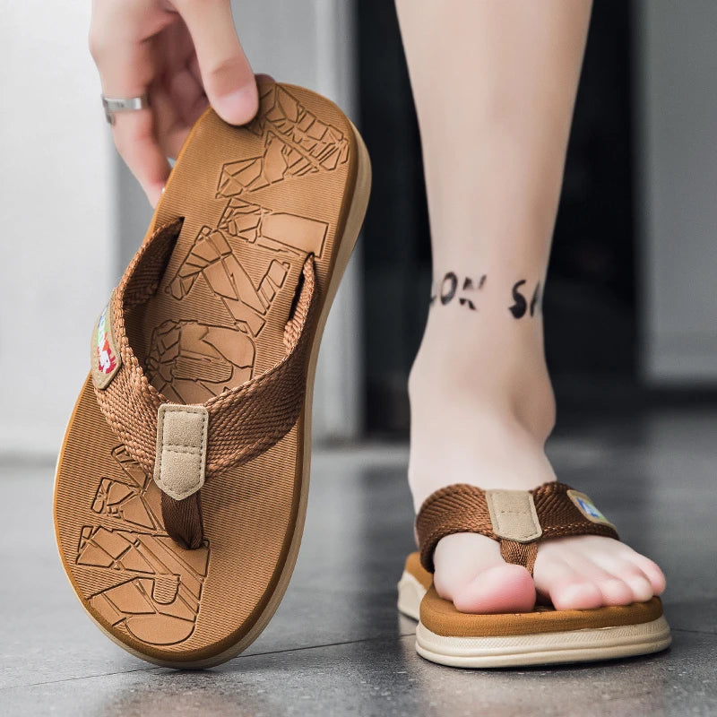 Men's Flip-Flops Are a Popular Fashion Item, Flat, Soft, Comfortable, Simple, and Suitable for Outdoor Wear