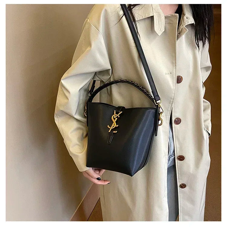 2026 Summer New! Light - Luxury Women's Bucket Bag - High - End Niche Design, Stylish Shoulder Messenger for All Occasions
