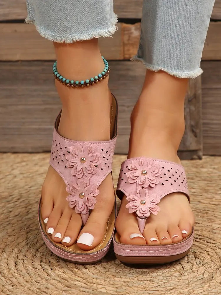 Women's Flip-Flops for Outdoor Wear, New Summer Style with Massage Beads, Fashionable Casual Wedge Heel, Thick-Soled Beach Shoes