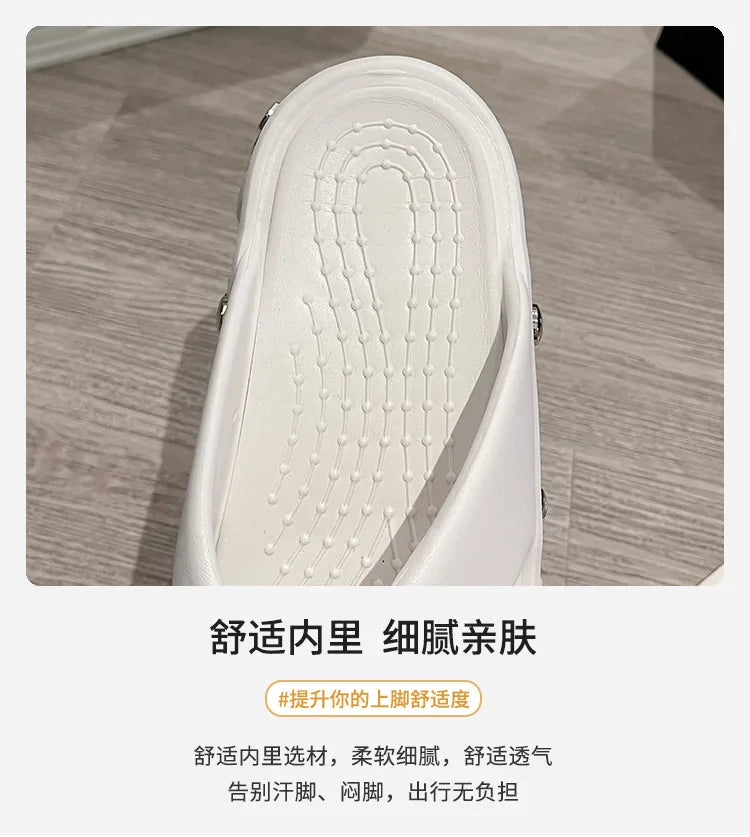 2025 New Sponge Cake Hole Shoes Thick Bottom Men's Couple Baotou Slippers Women's Non slip and Odorous Cold Slippers
