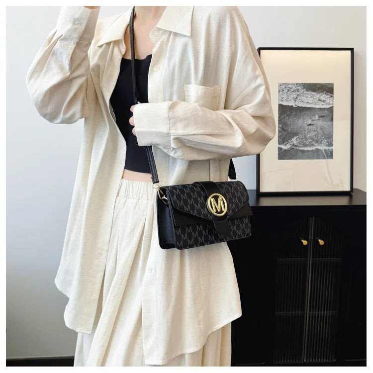 New style women's messenger bag, small square bag, double shoulder strap messenger bag, autumn Korean style, simple and fashiona